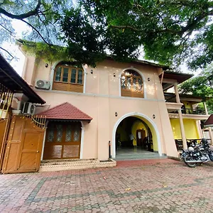  Hotel Ballard Bungallow