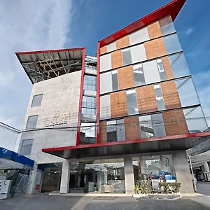 Otel D-luxe, Kochi