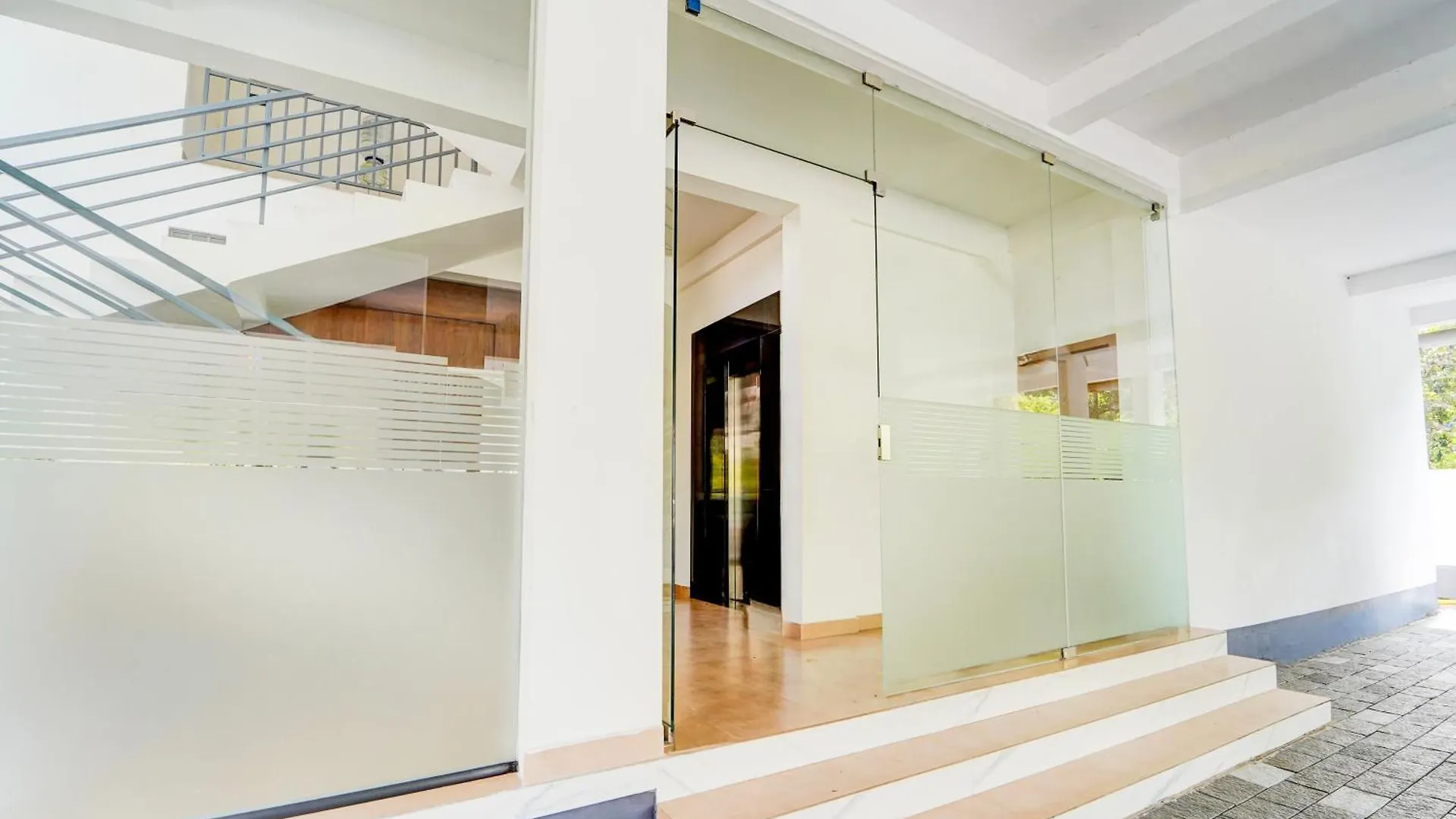 Super Hotel O North Kalamassery Kochi